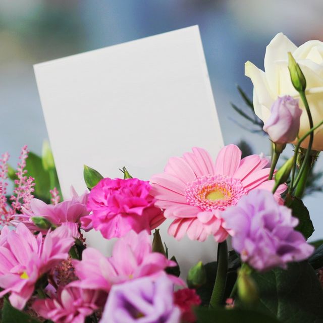 Blumenstrauß mit Grußkarte